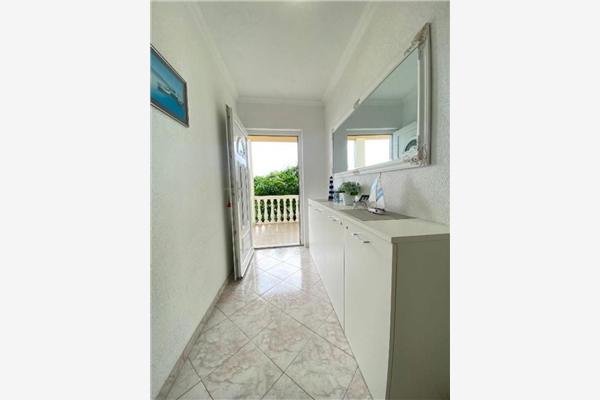 Apartment A1, for 9 persons