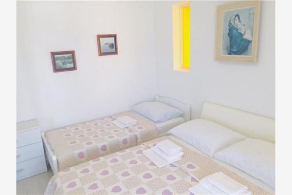 Apartment A2, for 6 persons