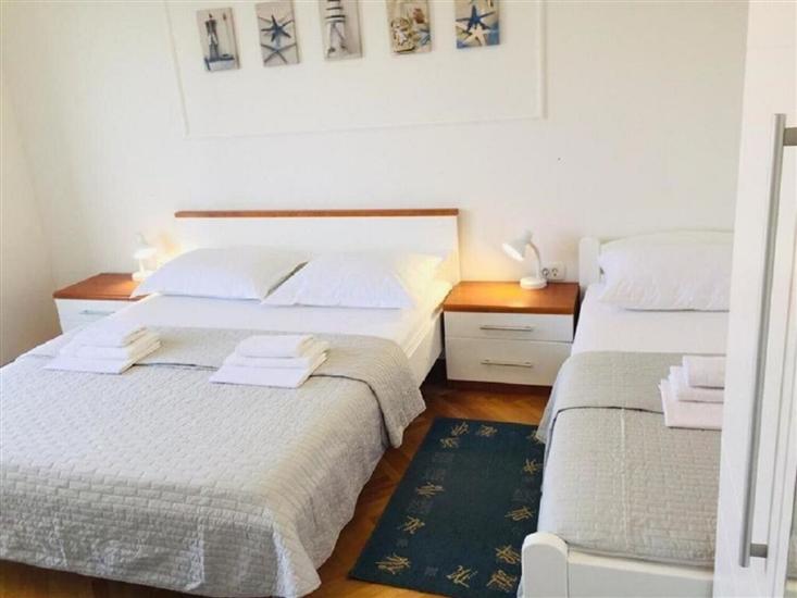 Apartment A2, for 6 persons