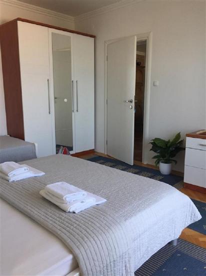 Apartment A2, for 6 persons