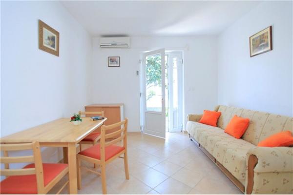 Apartment A1, for 8 persons