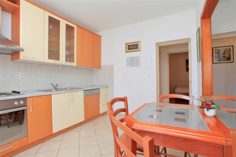 Apartment A1, for 8 persons