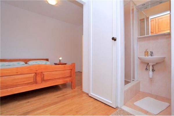 Apartment A1, for 8 persons