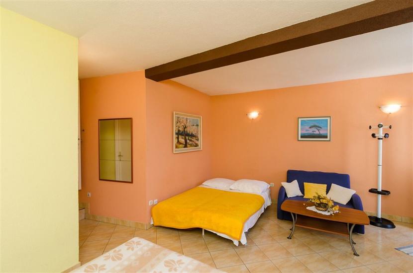 Apartment A1, for 3 persons