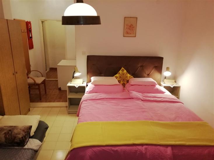 Apartment A1, for 5 persons