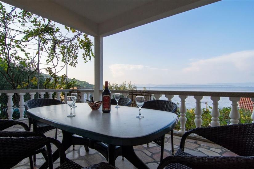 Apartment A1, for 6 persons