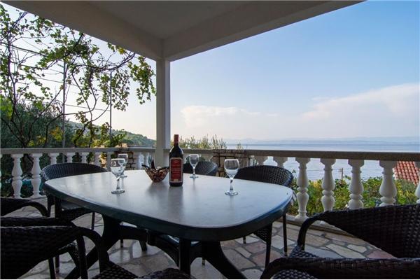 Apartment A1, for 6 persons