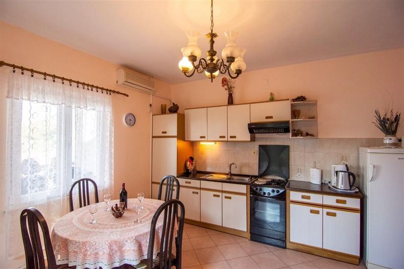 Apartment A1, for 6 persons
