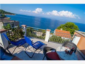 Apartment Middle Dalmatian islands,BookMariFrom 110 €