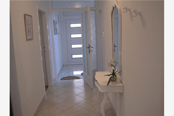 Apartment A1, for 5 persons