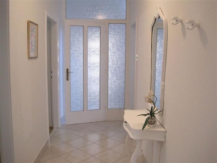 Apartment A1, for 5 persons