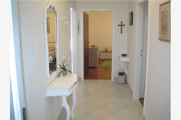 Apartment A1, for 5 persons