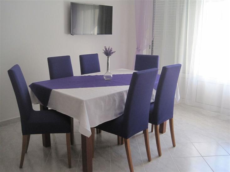 Apartment A1, for 5 persons