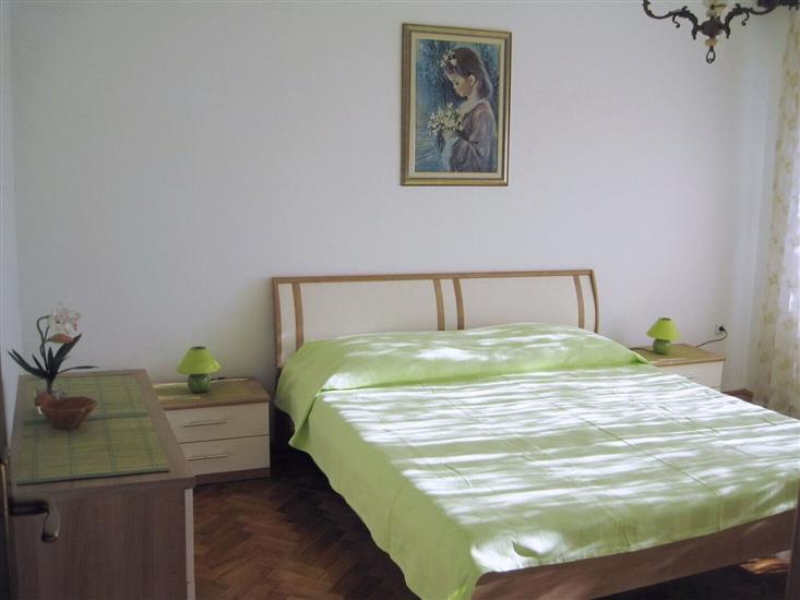 Apartment A1, for 5 persons