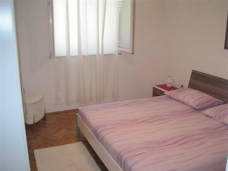 Apartment A1, for 5 persons