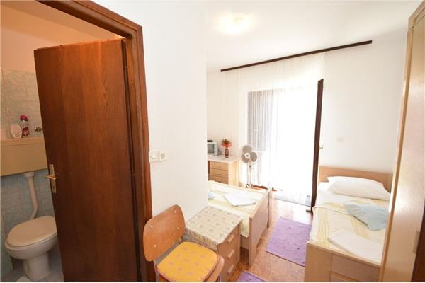 Room S3, for 2 persons