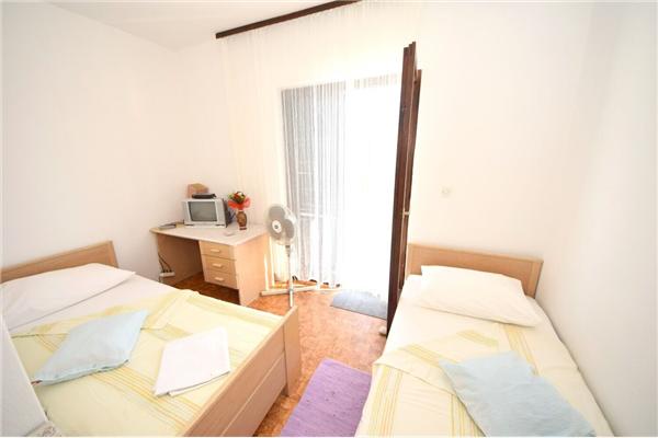 Room S3, for 2 persons