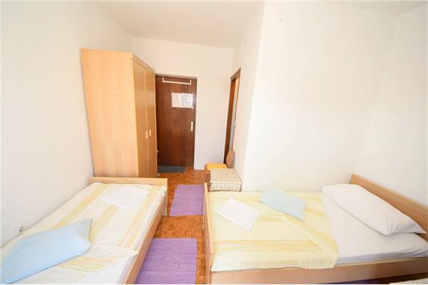 Room S3, for 2 persons