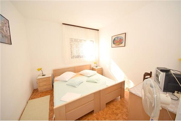 Room S5, for 2 persons