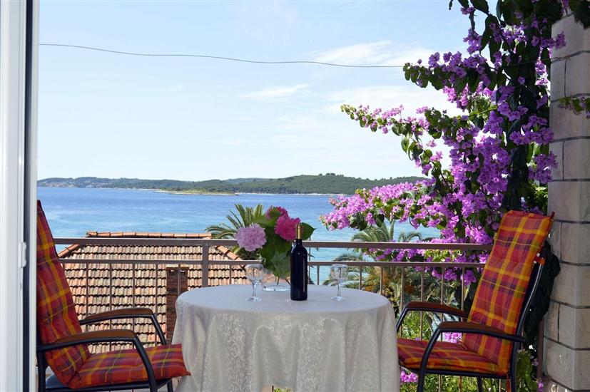 Apartment A4, for 3 persons