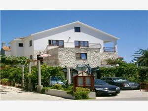 Apartments Miho Orebic, Size 21.00 m2, Airline distance to the sea 50 m, Airline distance to town centre 1 m