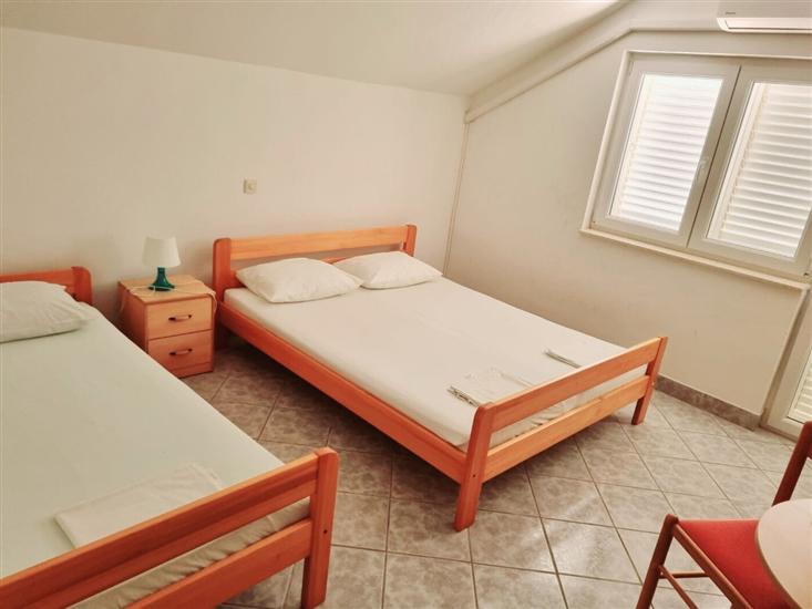 Apartment A1, for 7 persons