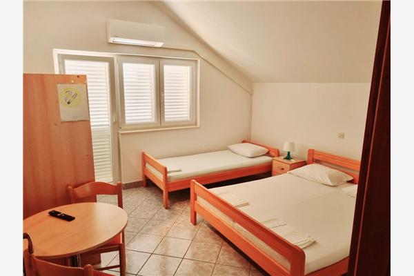 Apartment A1, for 7 persons