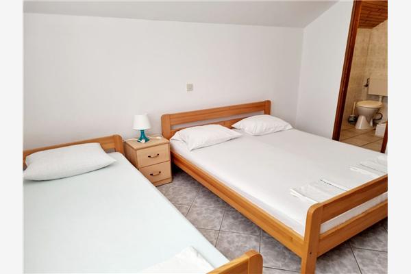 Apartment A1, for 7 persons