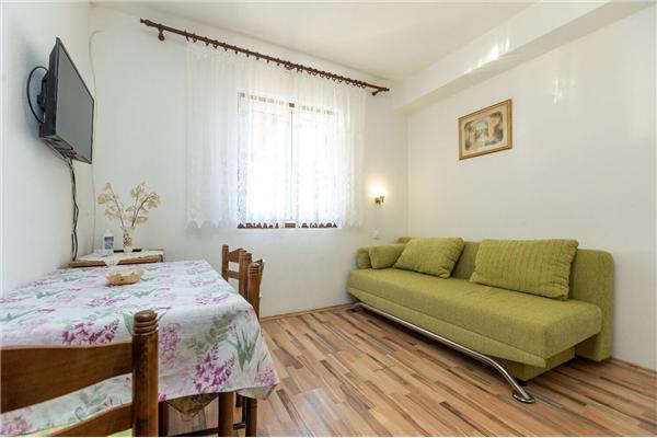 Apartment A2, for 3 persons