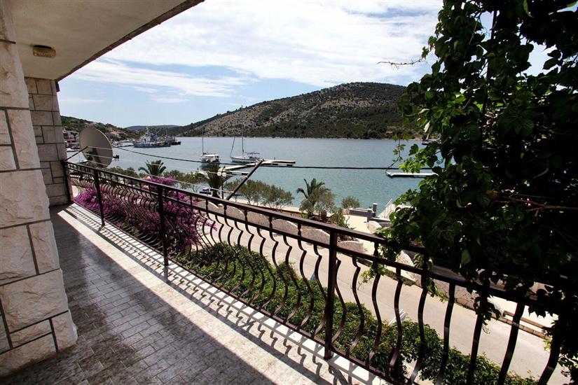 Apartment A2, for 6 persons