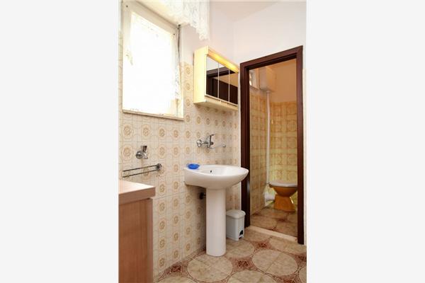 Apartment A2, for 6 persons