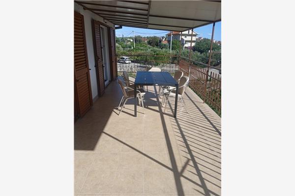 Apartment A1, for 5 persons