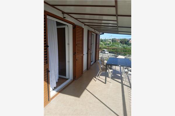 Apartment A1, for 5 persons