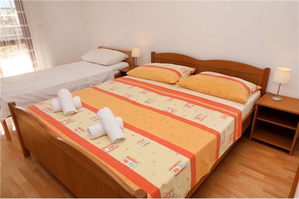 Apartment A1, for 5 persons