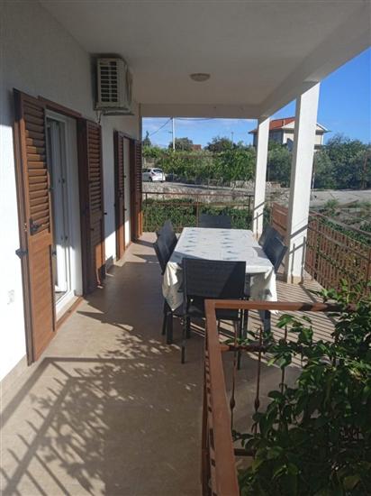 Apartment A2, for 8 persons