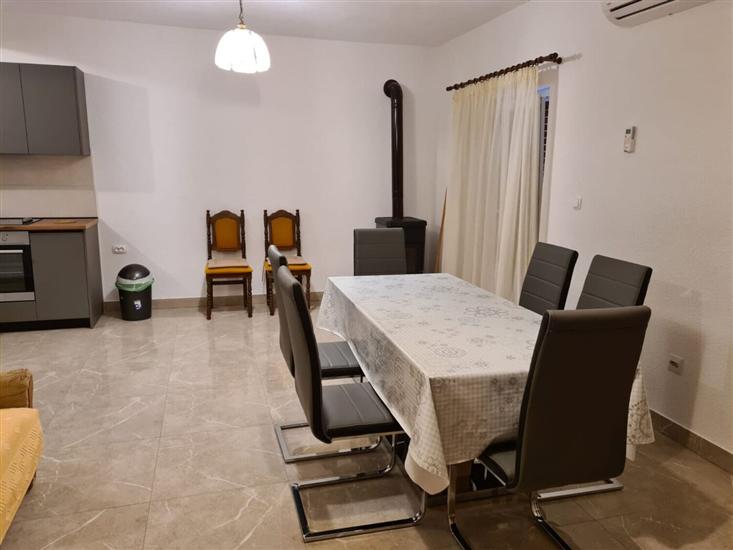 Apartment A2, for 8 persons
