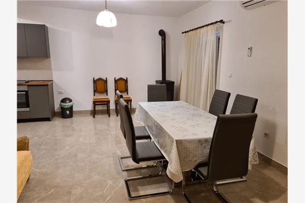 Apartment A2, for 8 persons