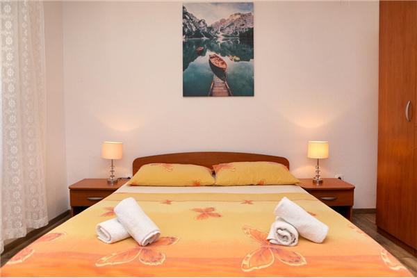 Apartment A2, for 8 persons