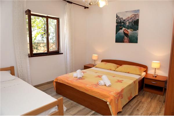 Apartment A2, for 8 persons