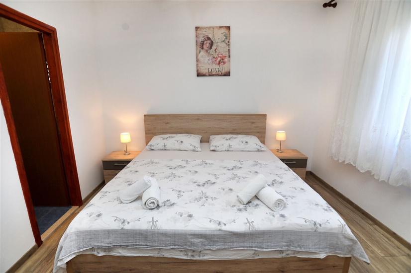 Apartment A2, for 8 persons