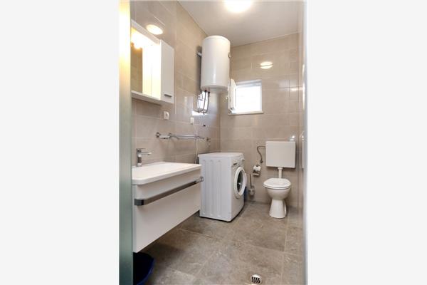 Apartment A2, for 8 persons