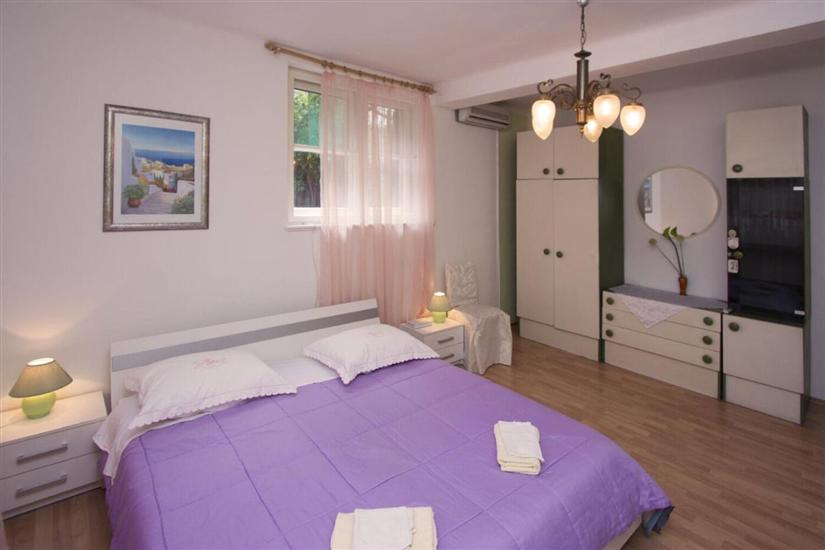 Apartment A1, for 7 persons
