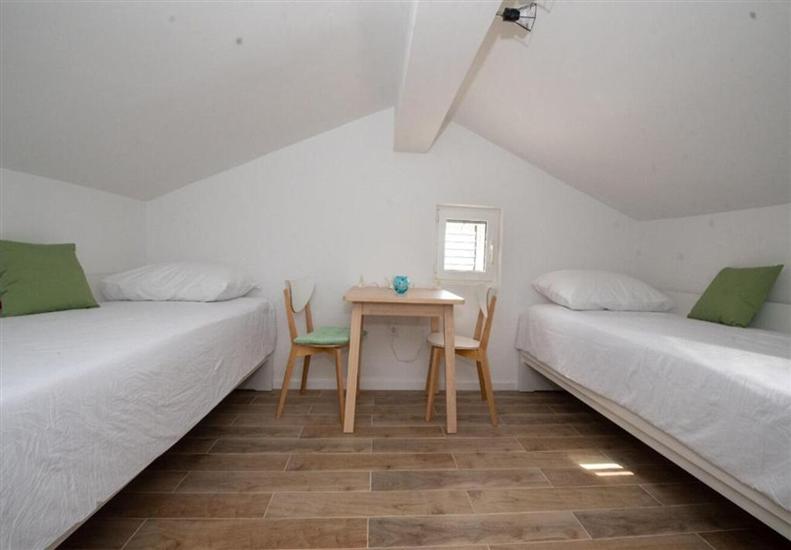 Apartment A5, for 4 persons