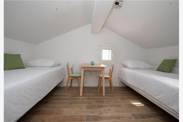 Apartment A5, for 4 persons