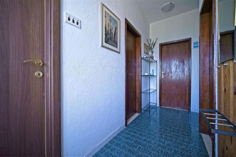 Apartment A1, for 5 persons