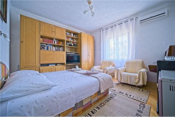 Apartment A1, for 5 persons