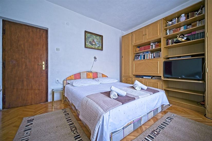 Apartment A1, for 5 persons