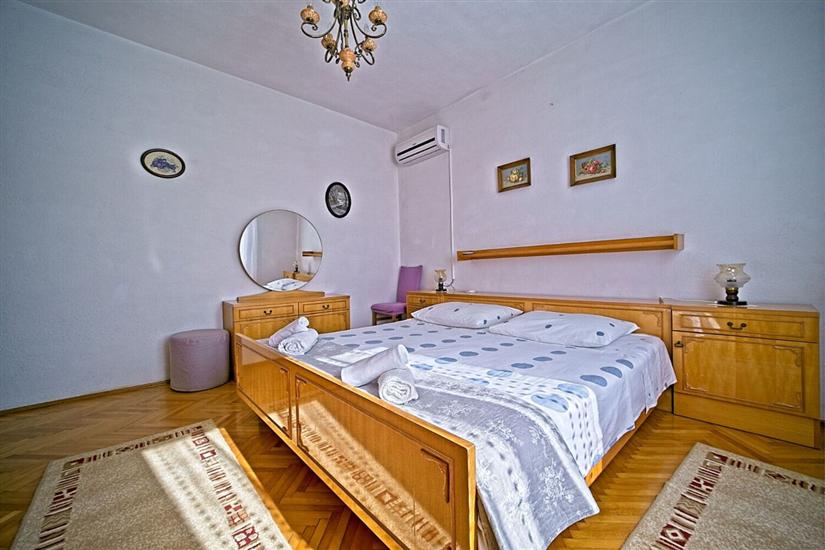 Apartment A1, for 5 persons