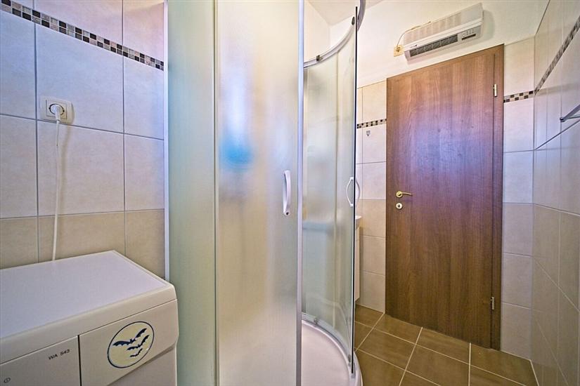 Apartment A1, for 5 persons