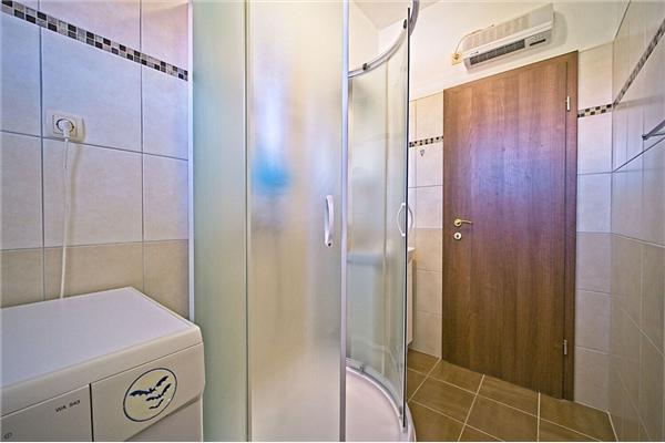 Apartment A1, for 5 persons